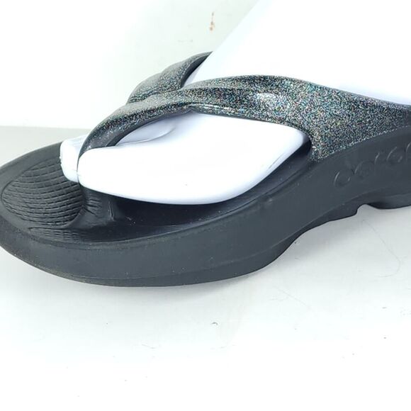 Oofos Women's OOLALA US 10 Silver Glitter Slip-On Flat Thong Flip Flop Sandals - Picture 14 of 15